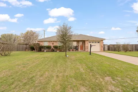 1595 Spring Branch Dr, Cleburne, TX 76033 photo 1