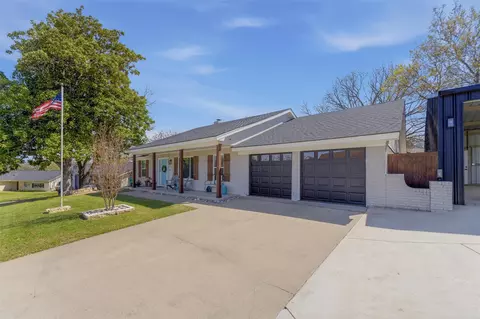 706 Hilltop Dr, Weatherford, TX 76086