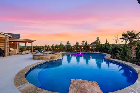 11713 Slumber Falls Dr, Roanoke, TX 76262