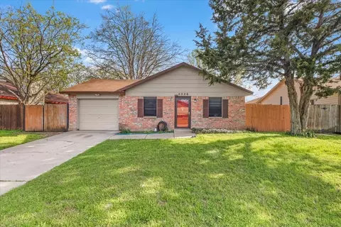 2528 Navasota Cir, Fort Worth, TX 76131