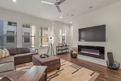 1813 Park Ave #106, Dallas, TX 75215
