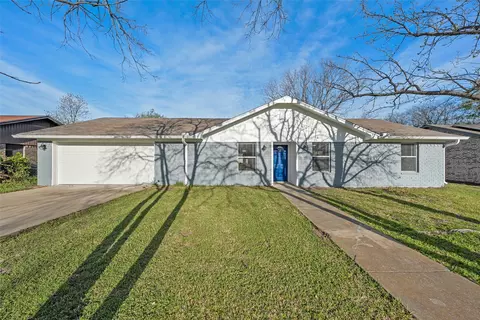 711 Rosedale Dr, Hewitt, TX 76643