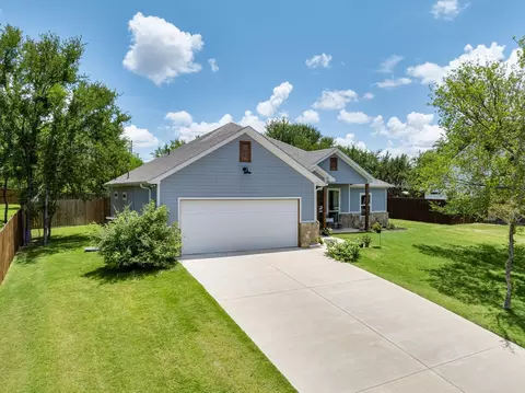 2413 Christine Dr, Granbury, TX 76048