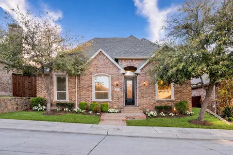 416 King Galloway Dr, Lewisville, TX 75056