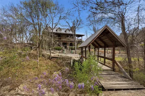 209 Bluebonnet Ct, Cresson, TX 76035