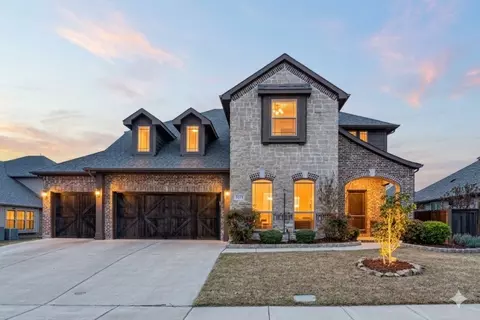 1011 Walford Dr, Forney, TX 75126