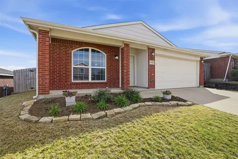 10205 Dawson Trl, Fort Worth, TX 76108