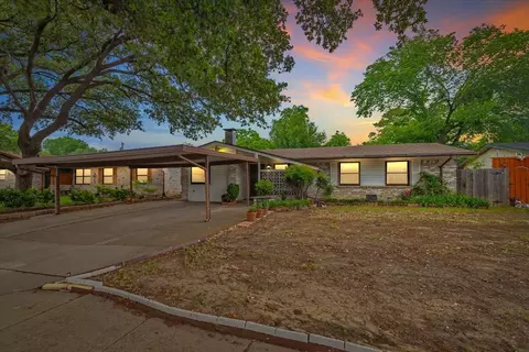 1845 Chevy Chase Dr, Carrollton, TX 75006