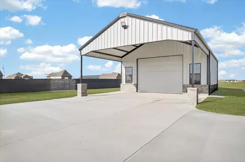 Exterior - 556 County Road 4875 St, Celeste, TX 75423 photo 2 of 10