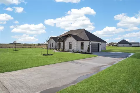 Exterior - 860 Alondrita St, Celeste, TX 75423 photo 6 of 8