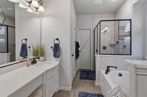 Bath - 464 Letara Ranch Rd, Haslet, TX 76052 photo 1 of 1