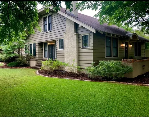 1001 S Locust St, Clarksville, TX 75426