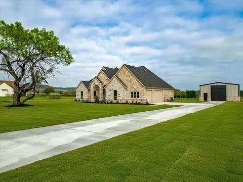 3031 Haylee Dr, Granbury, TX 76048