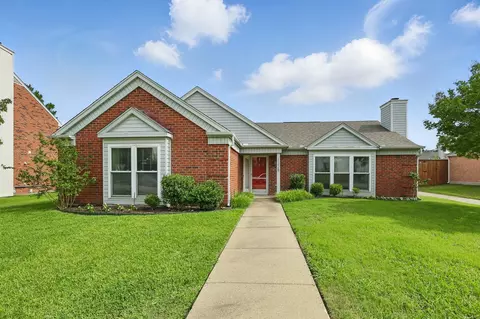 1338 Saddleback Ln, Lewisville, TX 75067