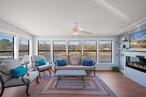 248 Lakeside Dr, Bowie, TX 76230