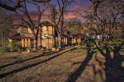 205 William Wallace Dr, Burleson, TX 76028