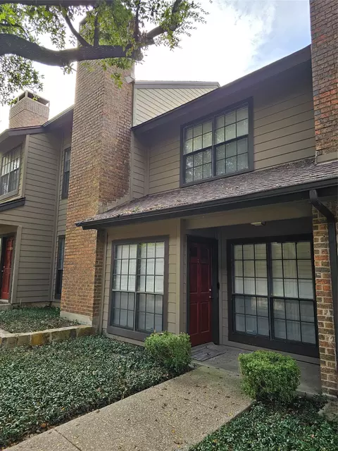 9910 Royal Ln #1204, Dallas, TX 75231