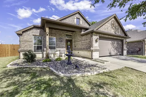 1028 Crest Meadow Dr, Haslet, TX 76052