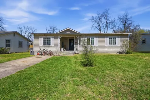 2647 Hearthstone Dr, Farmers Branch, TX 75234