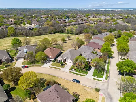 379 Southern Hills Dr, Fairview, TX 75069