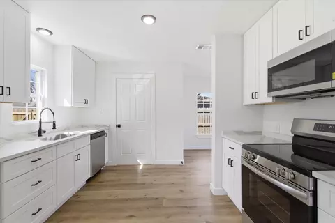 303 N Connett St, Leonard, TX 75452