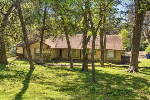 2810 Gladiolus Ln, Dallas, TX 75233