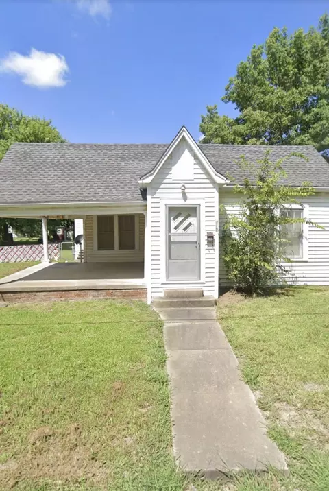 206 N Short St, Clarksville, TX 75426