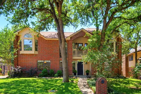 6704 Saddle Ridge Rd, Arlington, TX 76016