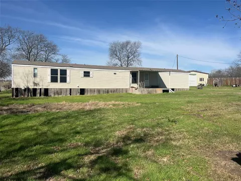 217 S Robinson St, Myra, TX 76253 photo 5