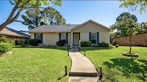 1923 Sierra Dr, Lewisville, TX 75077
