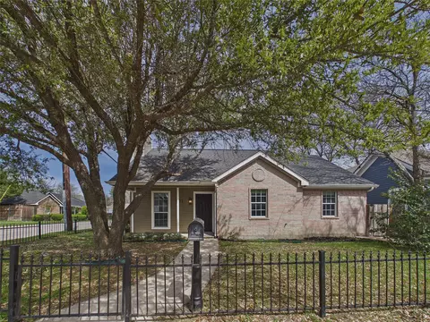 901 Anthony St, Mckinney, TX 75069