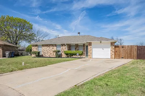 131 Sierra Ct, Glenn Heights, TX 75154