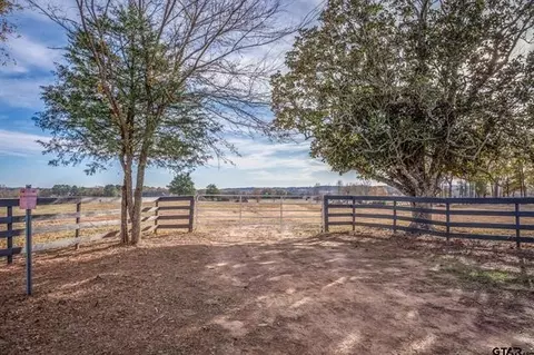 3250 Fm 22, Jacksonville, TX 75766