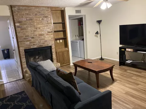 1421 S 12th St S #108, Waco, TX 76706