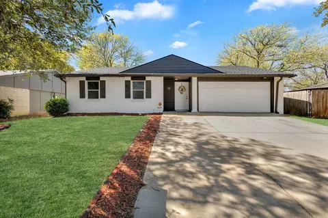 606 Hillcrest St, Mansfield, TX 76063