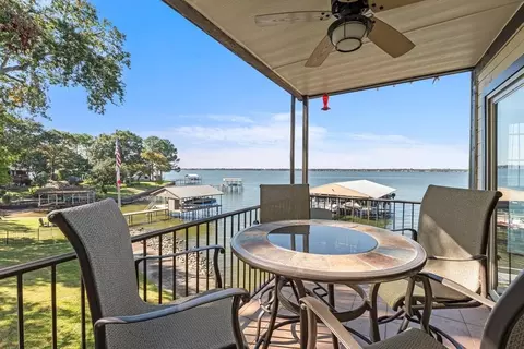 160 Peninsula Point Ter, Mabank, TX 75156