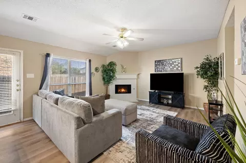 1418 Deville Cir, Garland, TX 75043