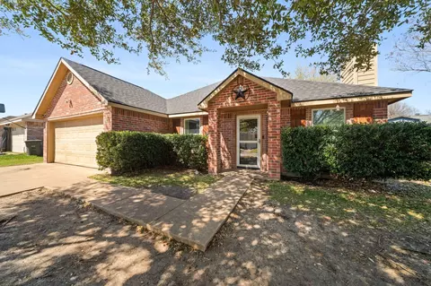 405 Roan Ln, Red Oak, TX 75154