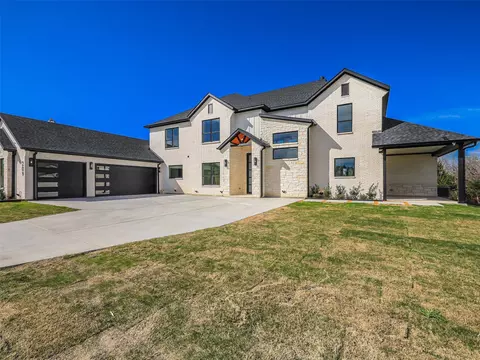 209 Avery Ln, Gunter, TX 75058