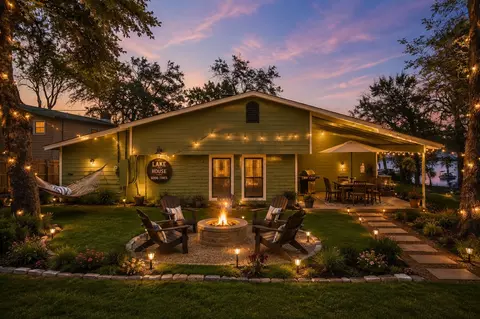 9520 Heron Dr, Fort Worth, TX 76108