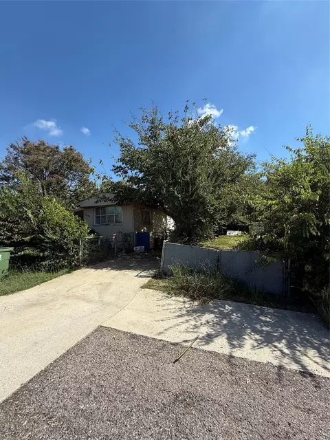 7443 Anderlan Rd, The Colony, TX 75056