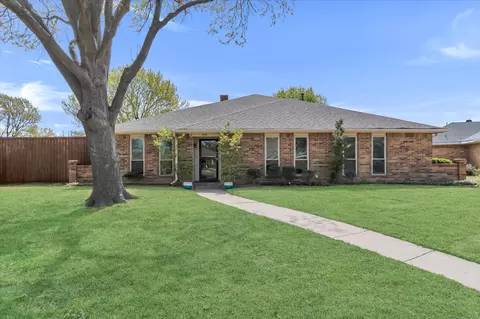 204 Willowcrest Dr, Garland, TX 75040