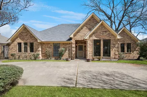 2010 Oak Trail Dr, Rowlett, TX 75088