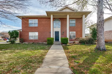 8720 Wind River Dr, Fort Worth, TX 76179