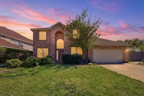 2831 Atrium Dr, Grand Prairie, TX 75052