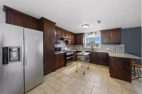Kitchen - 845 Griffith Ave, Terrell, TX 75160 photo 4 of 7