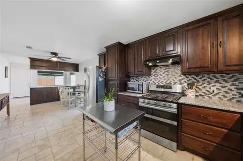 Kitchen - 845 Griffith Ave, Terrell, TX 75160 photo 6 of 7
