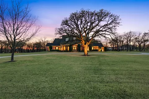 519 E Hickory Ridge Cir, Argyle, TX 76226