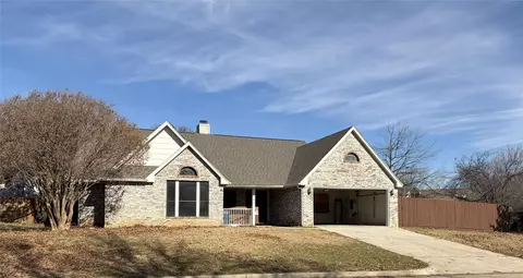 3308 Meadowview Dr, Corinth, TX 76210