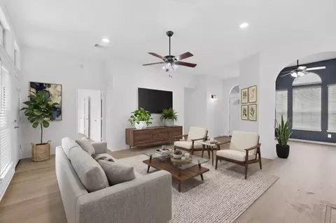 2522 Crosslands Dr, Garland, TX 75040